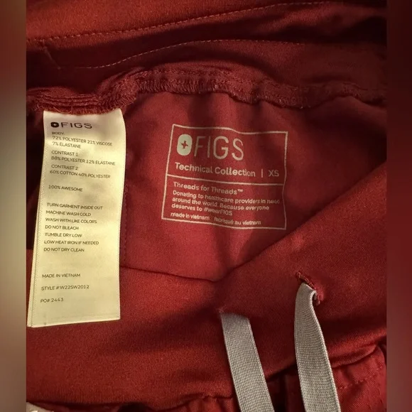 Figs Burgundy Scrub Set - Picture 5 of 6